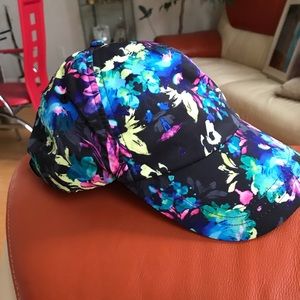 Lorna Jane baseball cap
